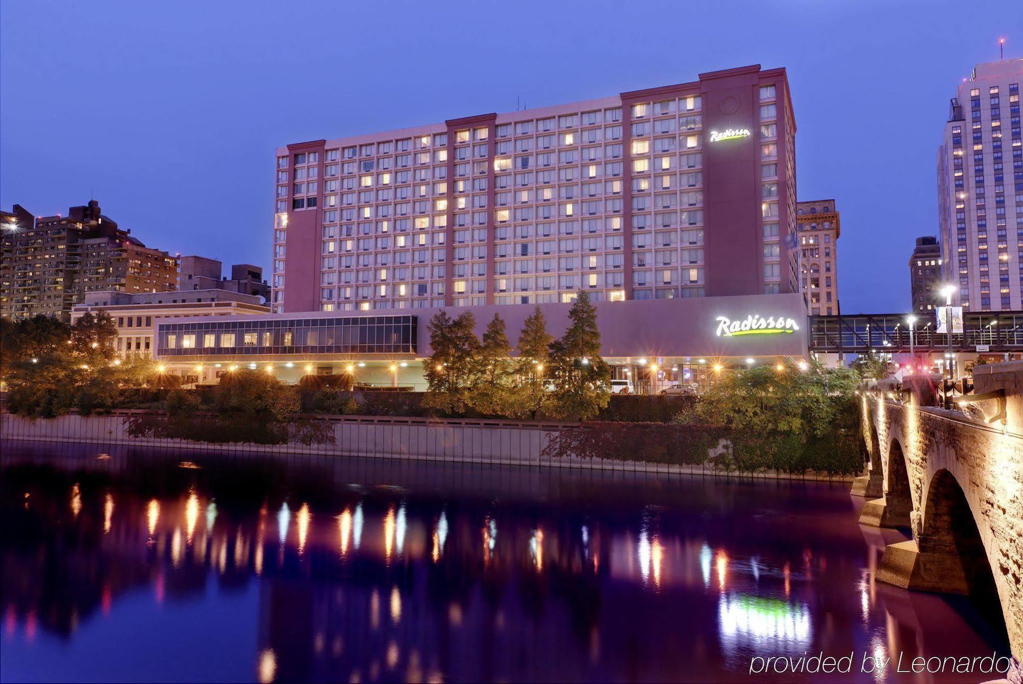 Rochester Riverside Hotel 外观 照片