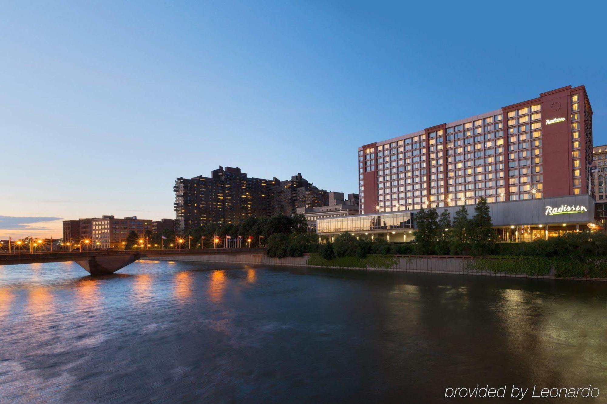 Rochester Riverside Hotel 外观 照片